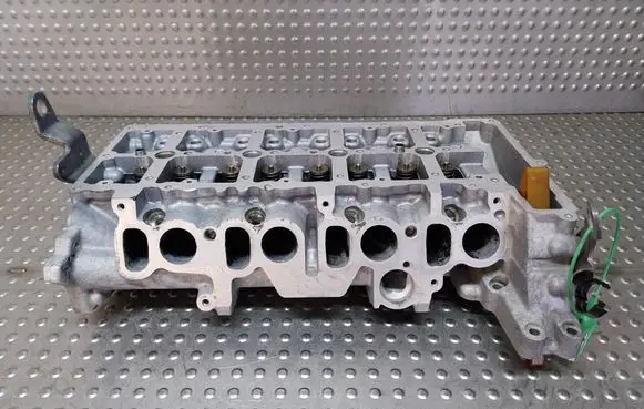 BMW X3 E83 Engine head S26372354 7787678