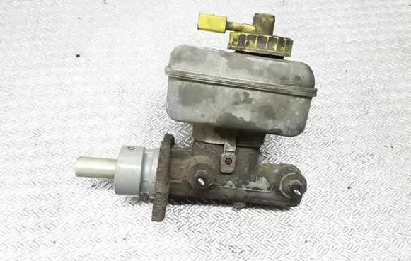 Skoda Octavia Mk1 (1U) Master brake cylinder 21027099