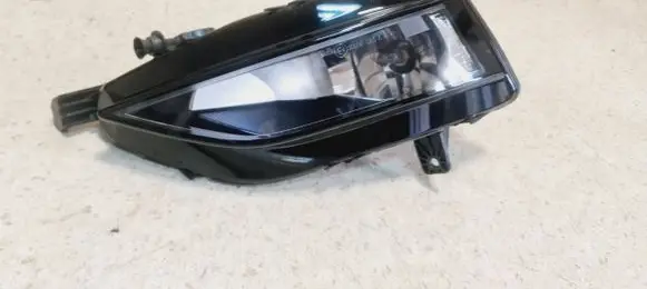 Volkswagen Jetta VII Front fog light 19E788009N 5GM941661A 19E788LH