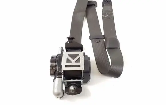 Ford Mondeo MK V Front seatbelt DS73F61295