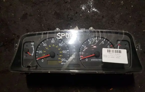 Mitsubishi Pajero Sport I Speedometer (instrument cluster) MR550228