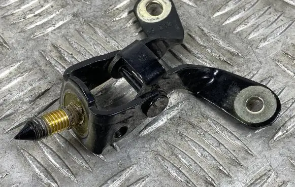 Jeep Grand Cherokee Tailgate/trunk/boot hinge