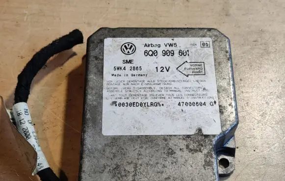 Volkswagen Golf IV Airbag control unit/module 6Q0909601