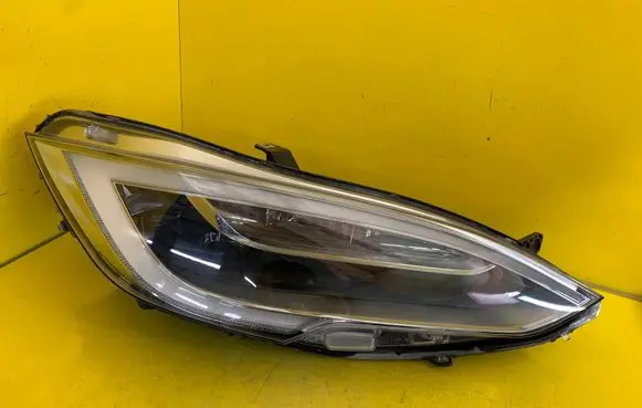 Tesla Model S Headlight/headlamp 105357500A