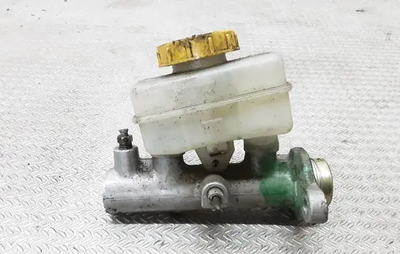 Subaru Legacy Master brake cylinder