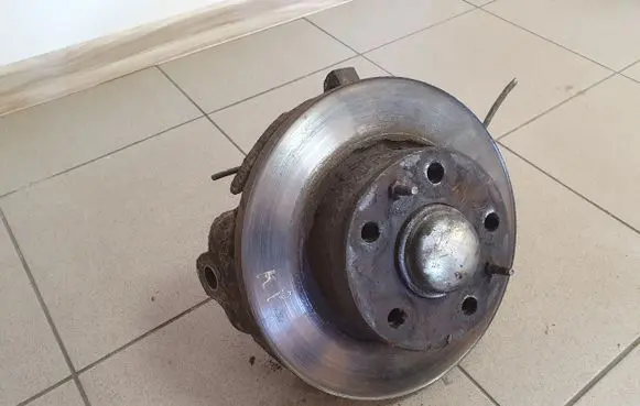 Iveco Daily 3rd gen Front wheel hub