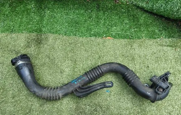 Intercooler hose/pipe