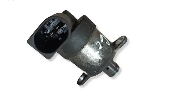 BMW 5 E60 E61 Fuel pressure regulator 