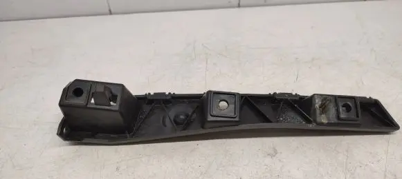 Front bumper mounting bracket