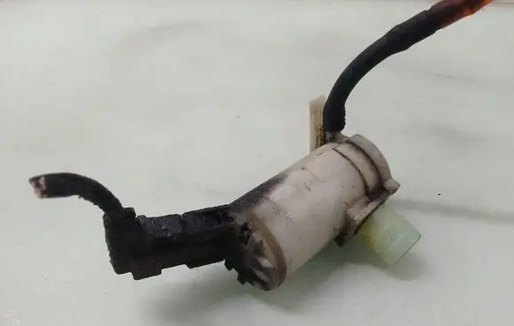 Honda Jazz Windscreen/windshield washer pump 
