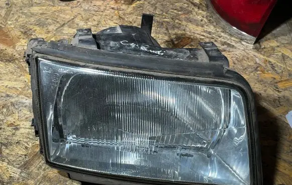Audi A6 S6 C4 4A Headlight/headlamp 13797200