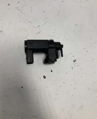 Audi A6 S6 C6 4F Turbo solenoid valve 059906628B