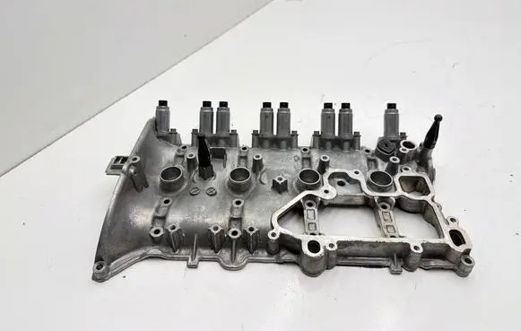 Skoda Octavia Mk4 Rocker cam cover 06K103475H