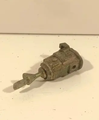 Audi A4 S4 B7 8E 8H Ignition lock 37184
