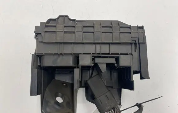 Volkswagen Touran I Fuse module 1K0937125A