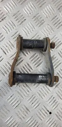 Mitsubishi L200 Rear differential mounting bracket 