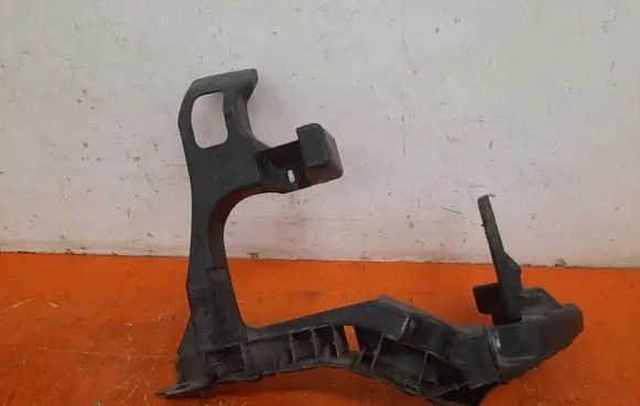 Peugeot 308 Front bumper mounting bracket 9681474980