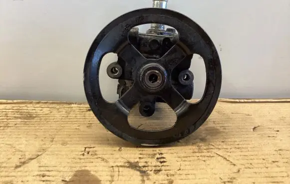 Peugeot 4007 Power steering pump