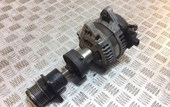 Ford Focus Generator/alternator 4M5T10300KB 1042103630