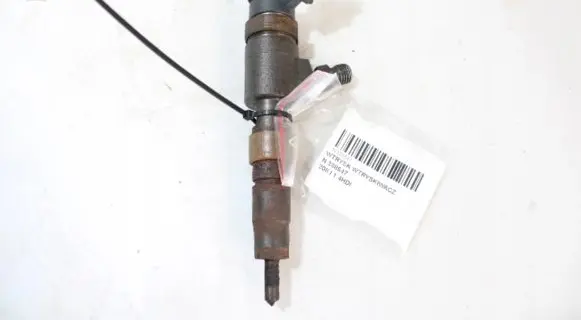 Peugeot 208 Fuel injector 0445110339