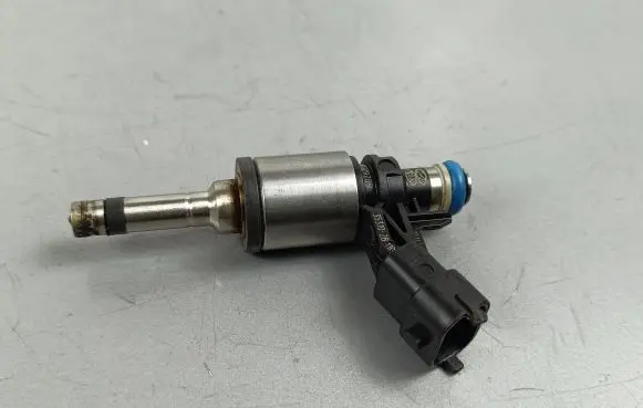 Hyundai Tucson LM Fuel injectors set 261500100