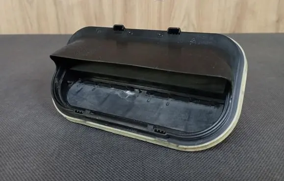 Mercedes-Benz B W246 W242 Quarter panel pressure vent 2048300442 A2048300442