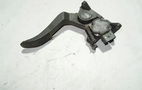 Mercedes-Benz Sprinter W901 W902 W903 W904 Accelerator throttle pedal A9013000404 0281002335