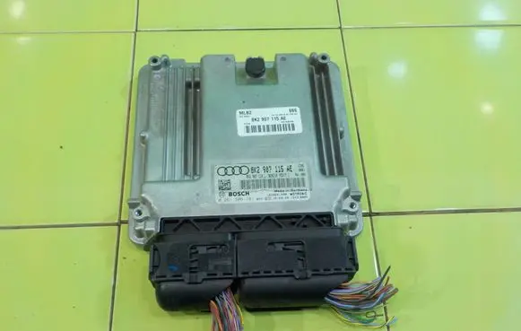 Audi A4 S4 B7 8E 8H Engine control unit/module 8K2907115AE