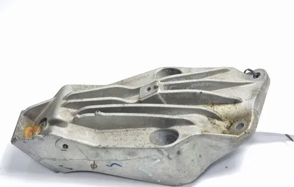 BMW X4M F98 Engine mount bracket 6861559