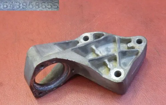 Opel Corsa D Driveshaft support bearing bracket 643958655