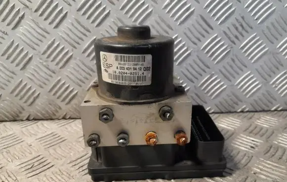 Mercedes-Benz C W203 ABS Pump A0034319412Q