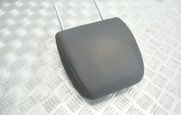 Nissan Qashqai+2 Front seat headrest 