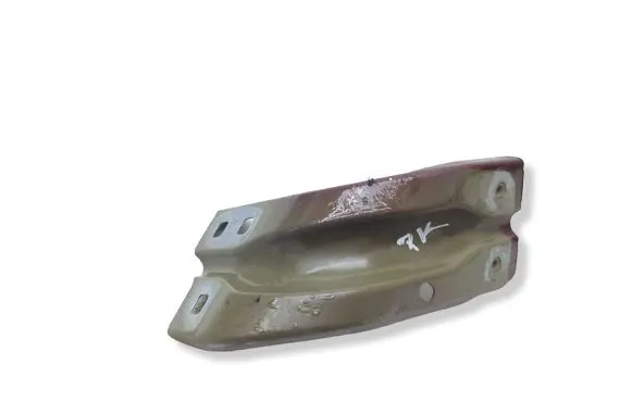 Jeep Cherokee Fender mounting bracket