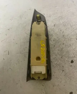 Toyota Corolla Verso E121 Electric window control switch 8404013080