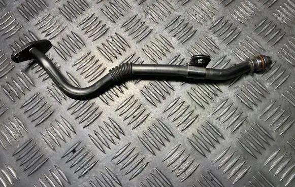 Coolant pipe/hose
