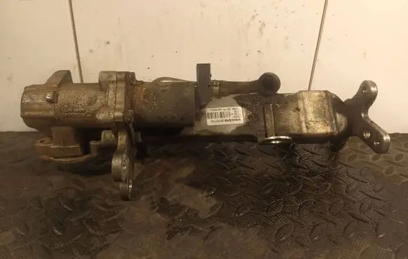 Volvo V70 EGR valve cooler 30637142 C2689 07090