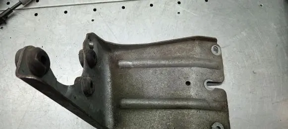 Volvo V70 Fender mounting bracket