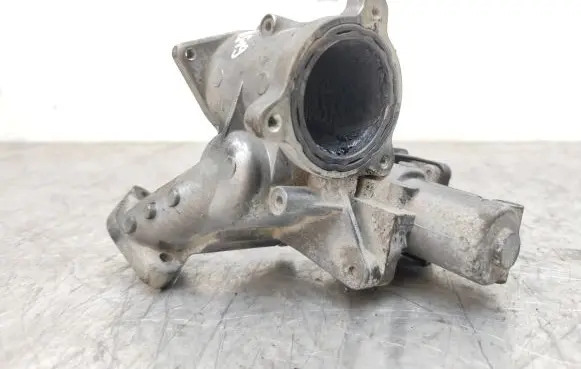 Volkswagen Caddy EGR valve 03G129637A 03G131502