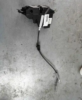 Volvo XC60 Front door lock 31440997