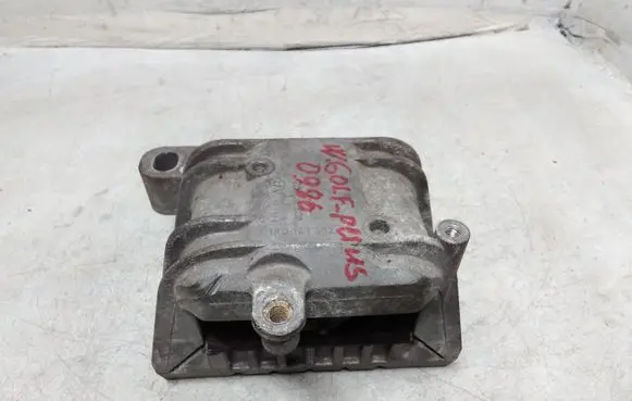 Volkswagen Golf Plus Engine mount bracket 1K0199262