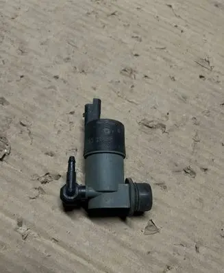 Renault Clio IV Windscreen/windshield washer pump 681155