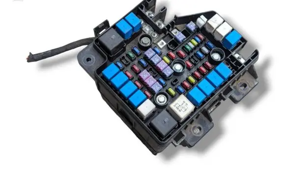 Hyundai Santa Fe Fuse module 91950-2B550