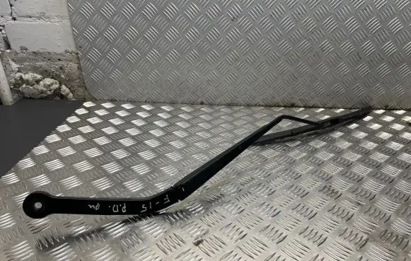 BMW X5 F15 Front wiper blade arm 7304069