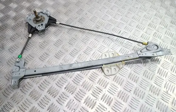Rear door manual window regulator