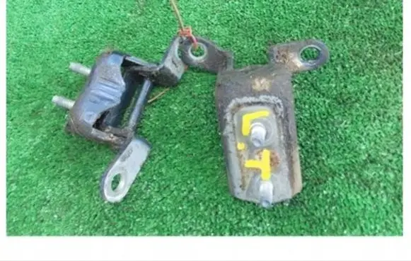 Toyota Land Cruiser (HDJ90) Rear door hinge set 