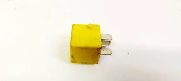 Mercedes-Benz B W245 Other relay A0025421419