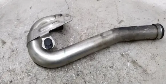 Nissan Qashqai EGR valve line/pipe/hose 7448180
