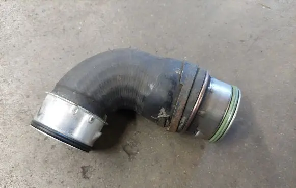 Volkswagen Golf Plus Intercooler hose/pipe 1t0145796b