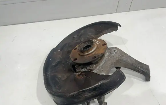 Audi A8 S8 D2 4D Rear wheel hub