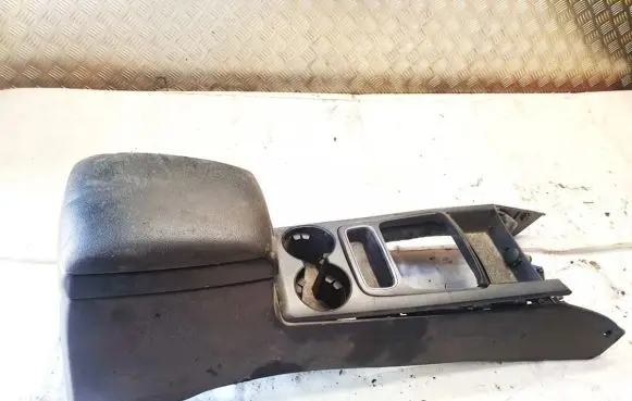 KIA Sorento Armrest 846113e001